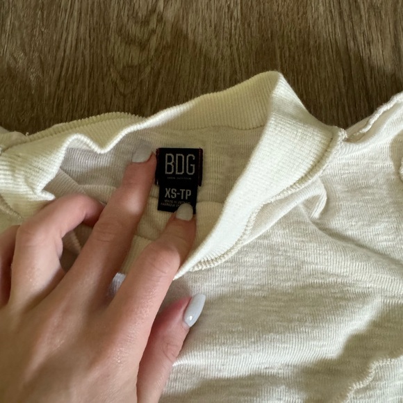 BDG Katie Seamed Baby Tee🤍🆕NWOT - Picture 6 of 8